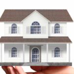 Ilustrasi dua pilihan beli rumah dari developer dan pemilik langsung tahun 2025