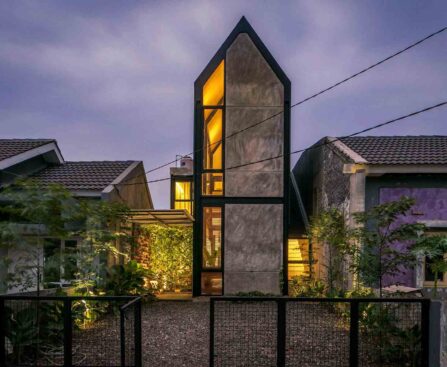 Ilustrasi fasad rumah industrial minimalis dengan bata expose dan jendela besar